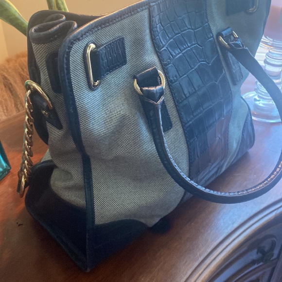 Micheal Kors Bag - Picture 7 of 12